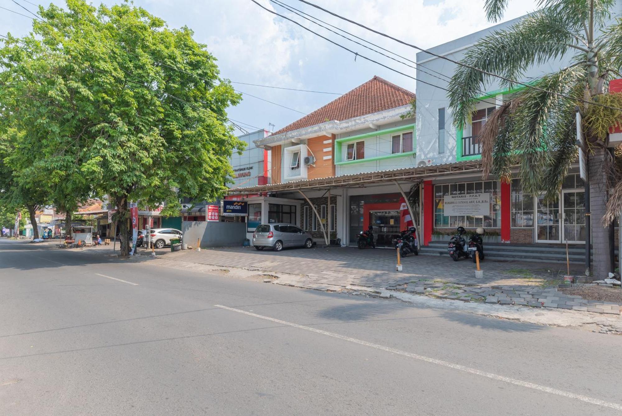 Reddoorz At Ciliwung Guest House Syariah Malang Buitenkant foto